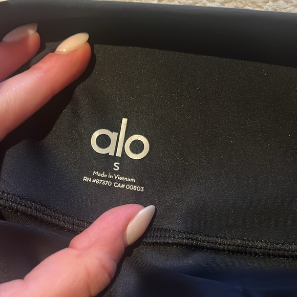 Full length Alo black leggings - Picture 2 of 2